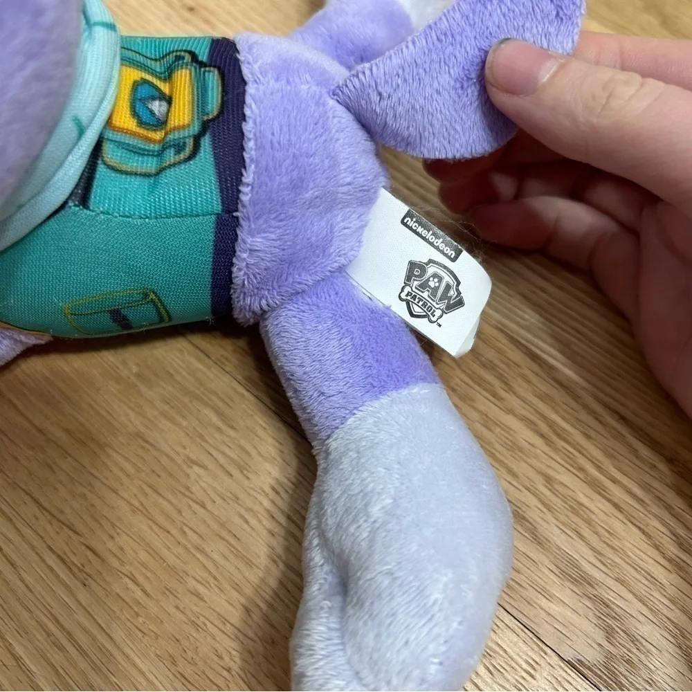 Paw Patrol Everest Plush Stuffed Animal Purple Blue White Kids Toy Dog Puppy